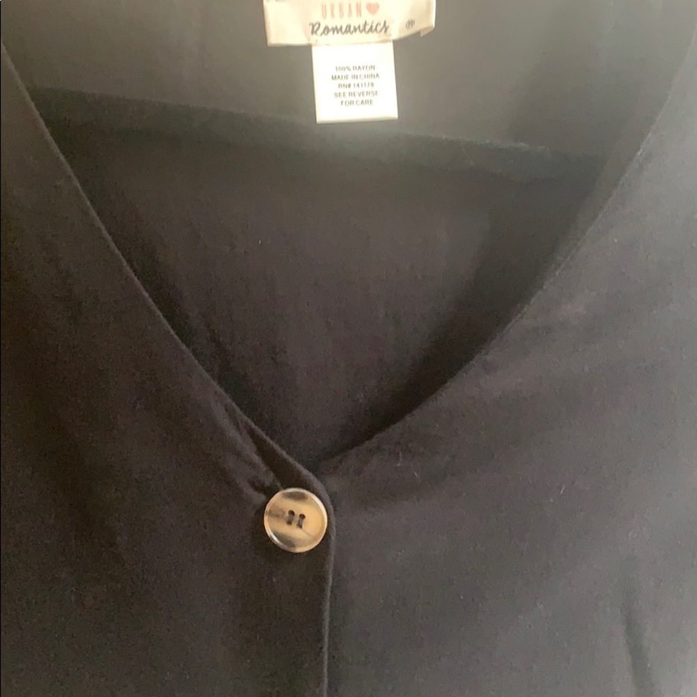 Button up blouse - Picture 2 of 2